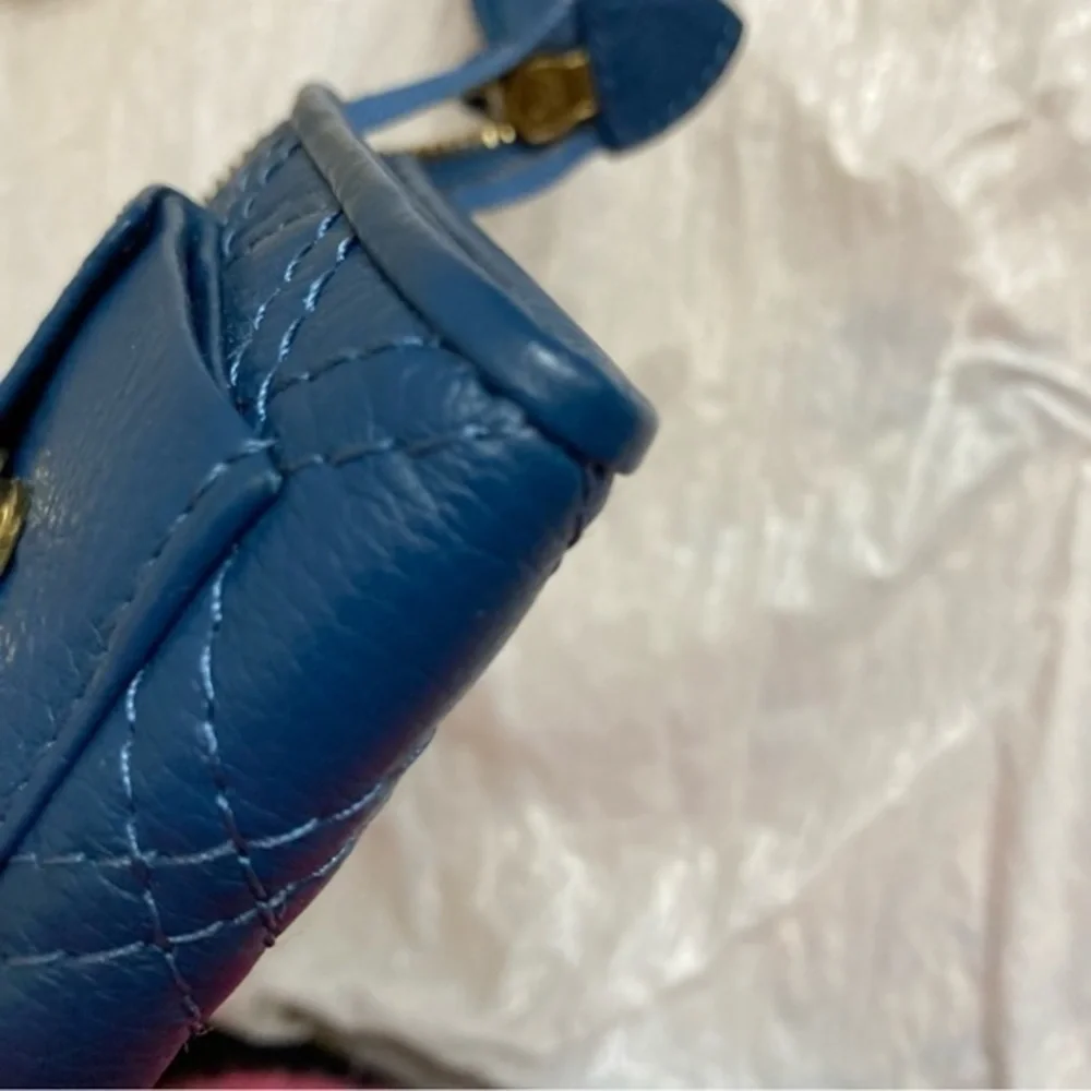 Marc jacobs blue quilted leather clutch